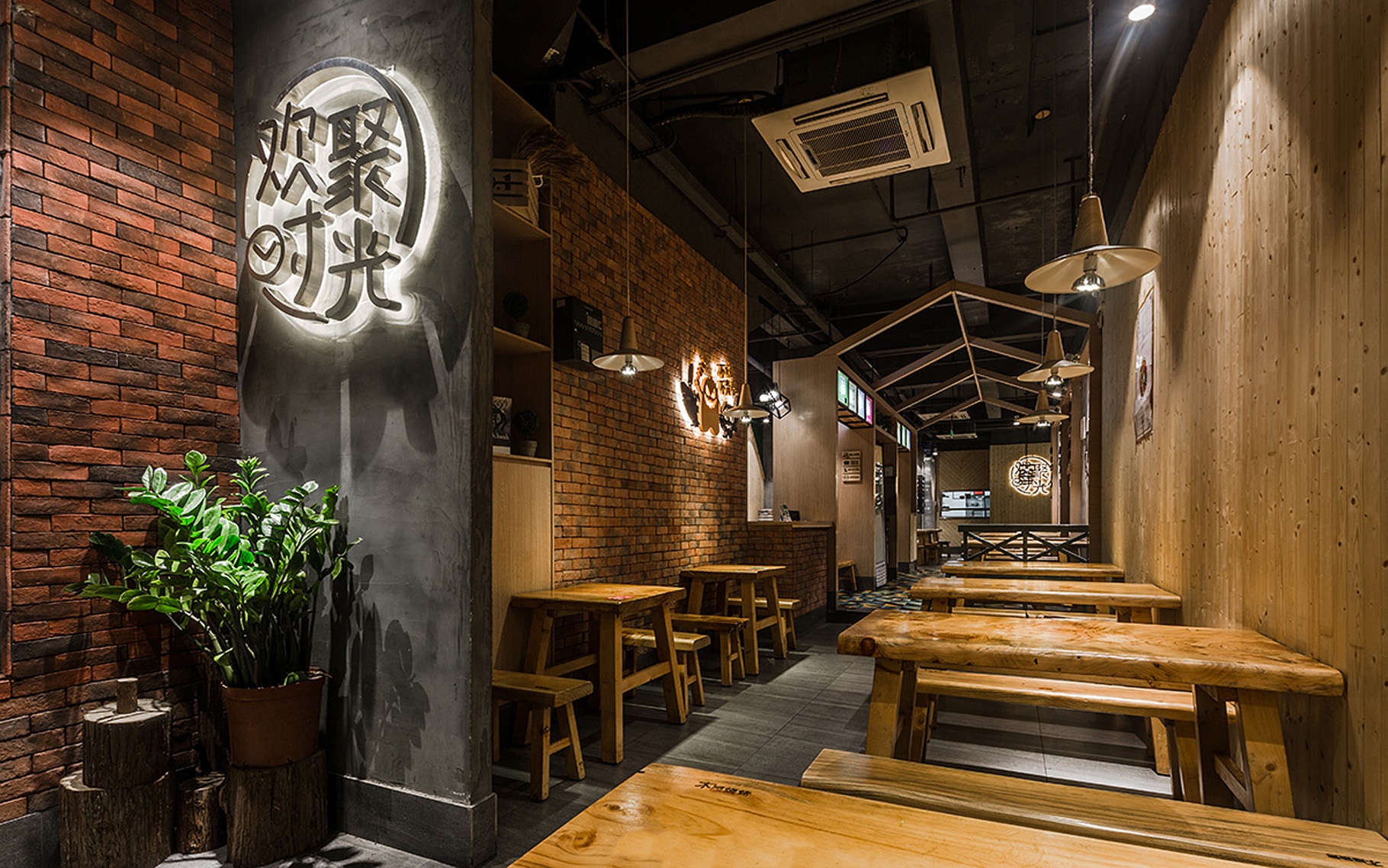 木屋烧烤餐厅空间设计 木屋烧烤餐厅空间设计